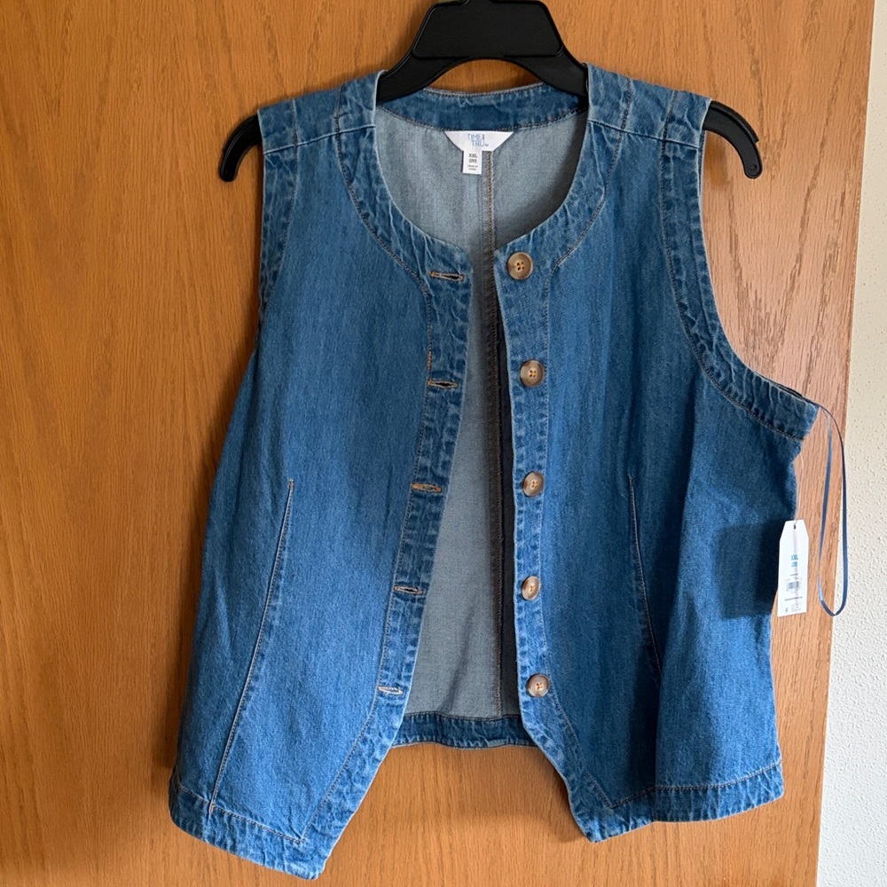 Women’s Time and Tru Medium Blue Denim Vest with Button Front